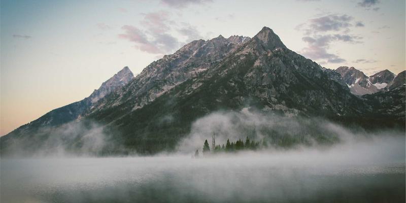 康森莱特工业风灯具清洁与维护全攻略：应对灰尘、锈迹与光源更换