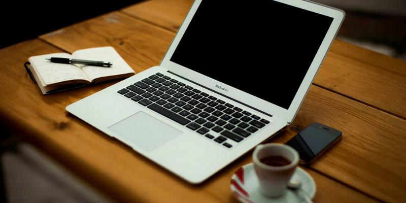 康森莱特智能照明系统：揭秘红色主题灯饰的语音控制与场景联动奥秘